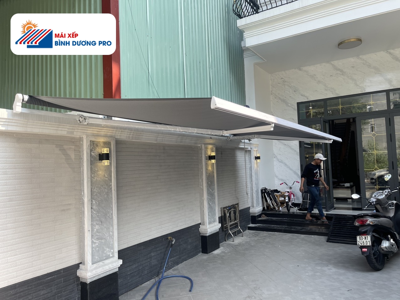 Lắp đặt mái hiên di động giá rẻ cho quán café Bình Dương